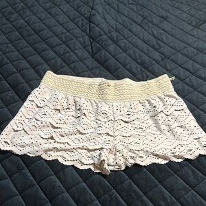 Cream Lace Shorts with Elastic Waistband